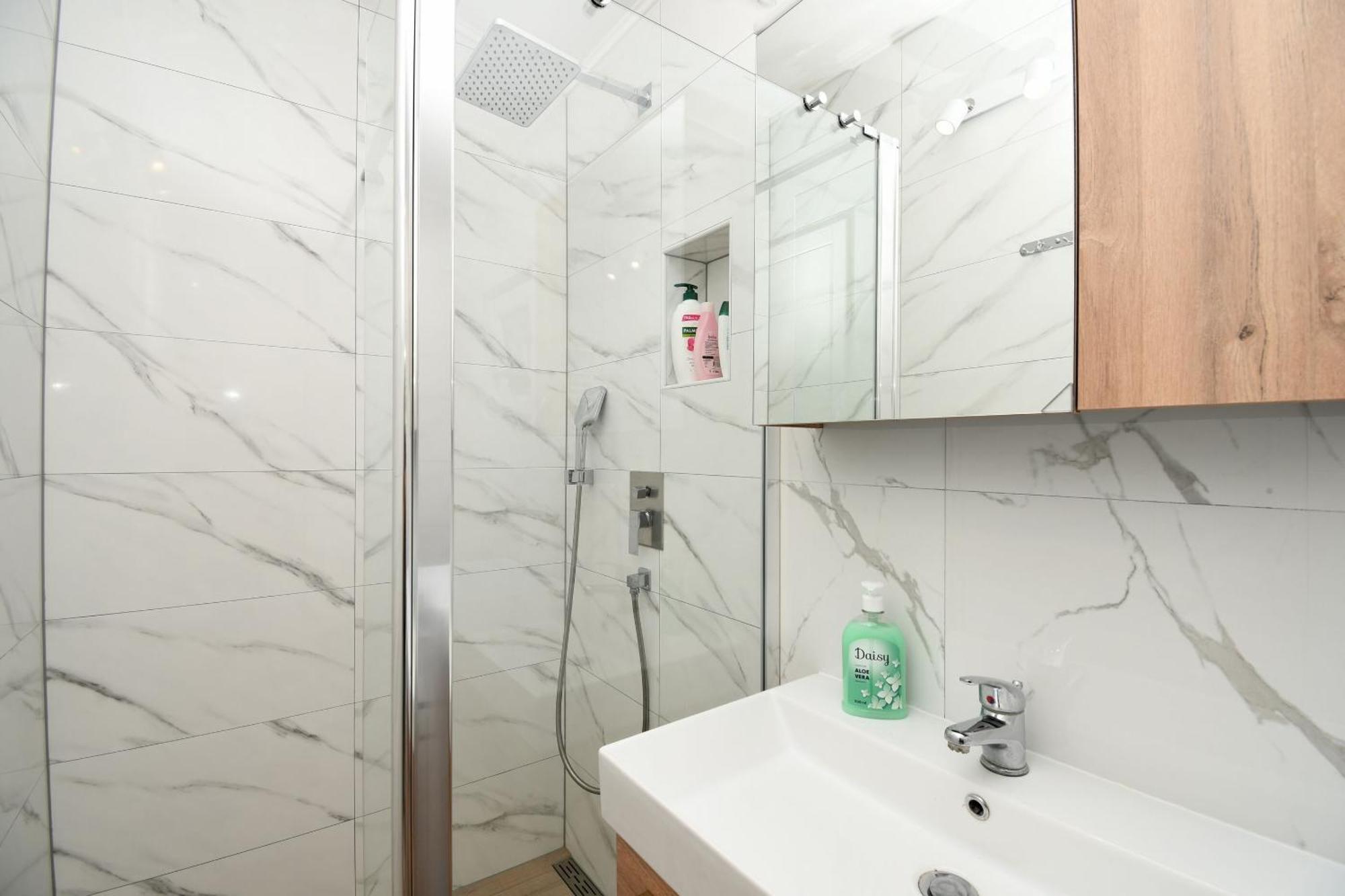 פונטנה Apartments Ester מראה חיצוני תמונה